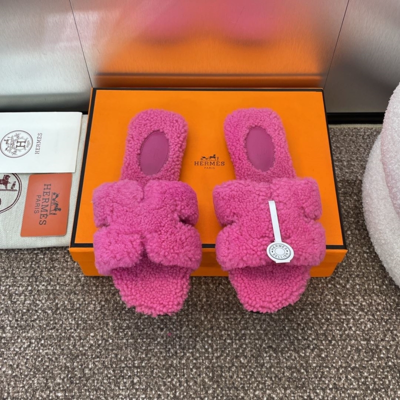 H**mes slippers